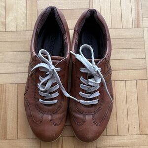 Ecco Women’s Brown Leather Lace-Up Sneakers with White Laces